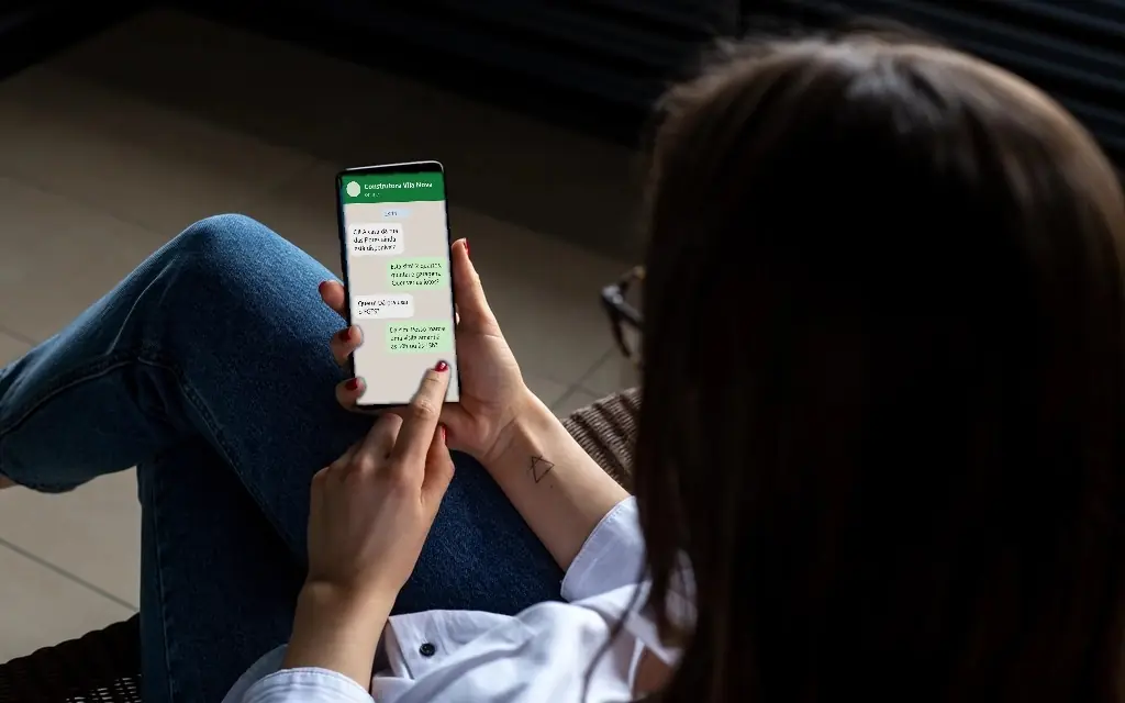 O interessado pergunta às 23h e recebe resposta na hora, com a visita já oferecida.